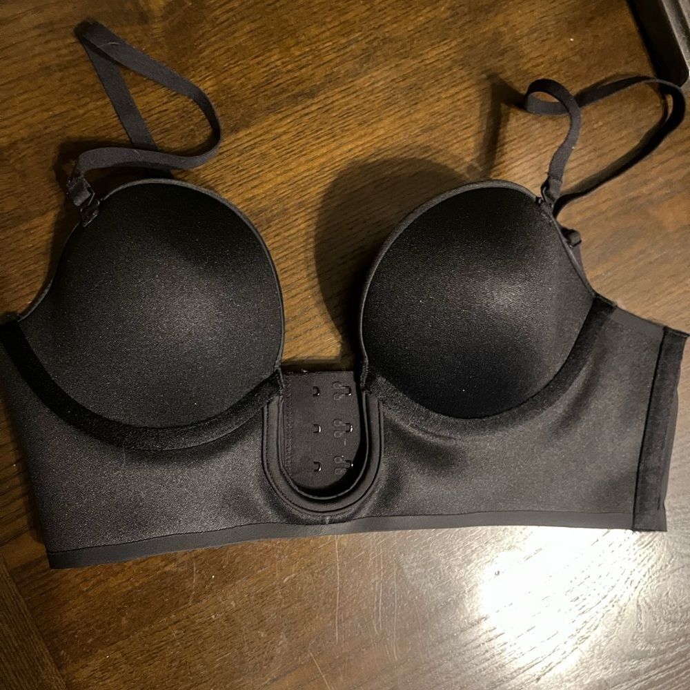 SKIMS DEEP PLUNGE SHAPEWEAR BRA